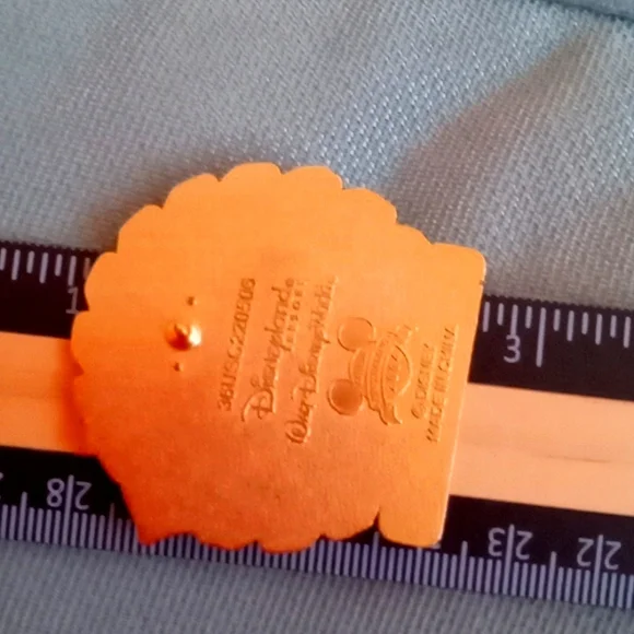 DISNEY USA 2004 MICKEY WITH THE WORLD FLAGS - Picture 4 of 5